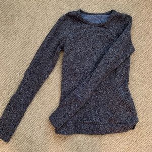 Lululemon long sleeve shirt size 4